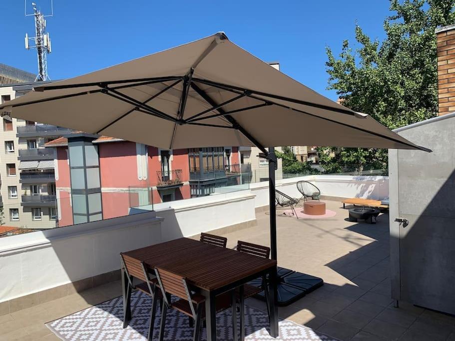 Ático con preciosa terraza en Algorta Appartamento Getxo Esterno foto