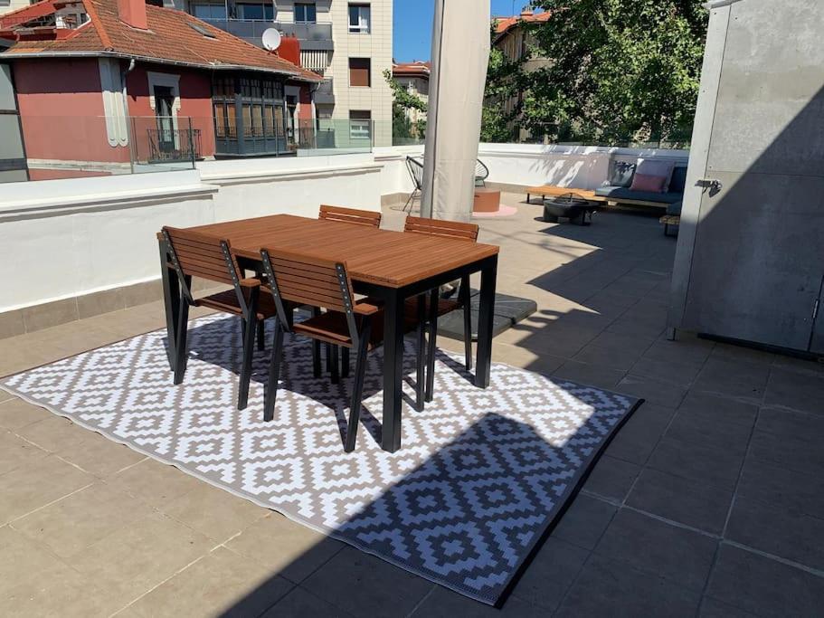 Ático con preciosa terraza en Algorta Appartamento Getxo Esterno foto